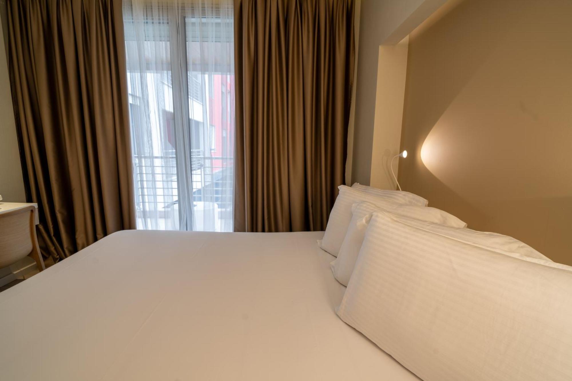 Lake Drive Rooms&Apartments Tirana Buitenkant foto