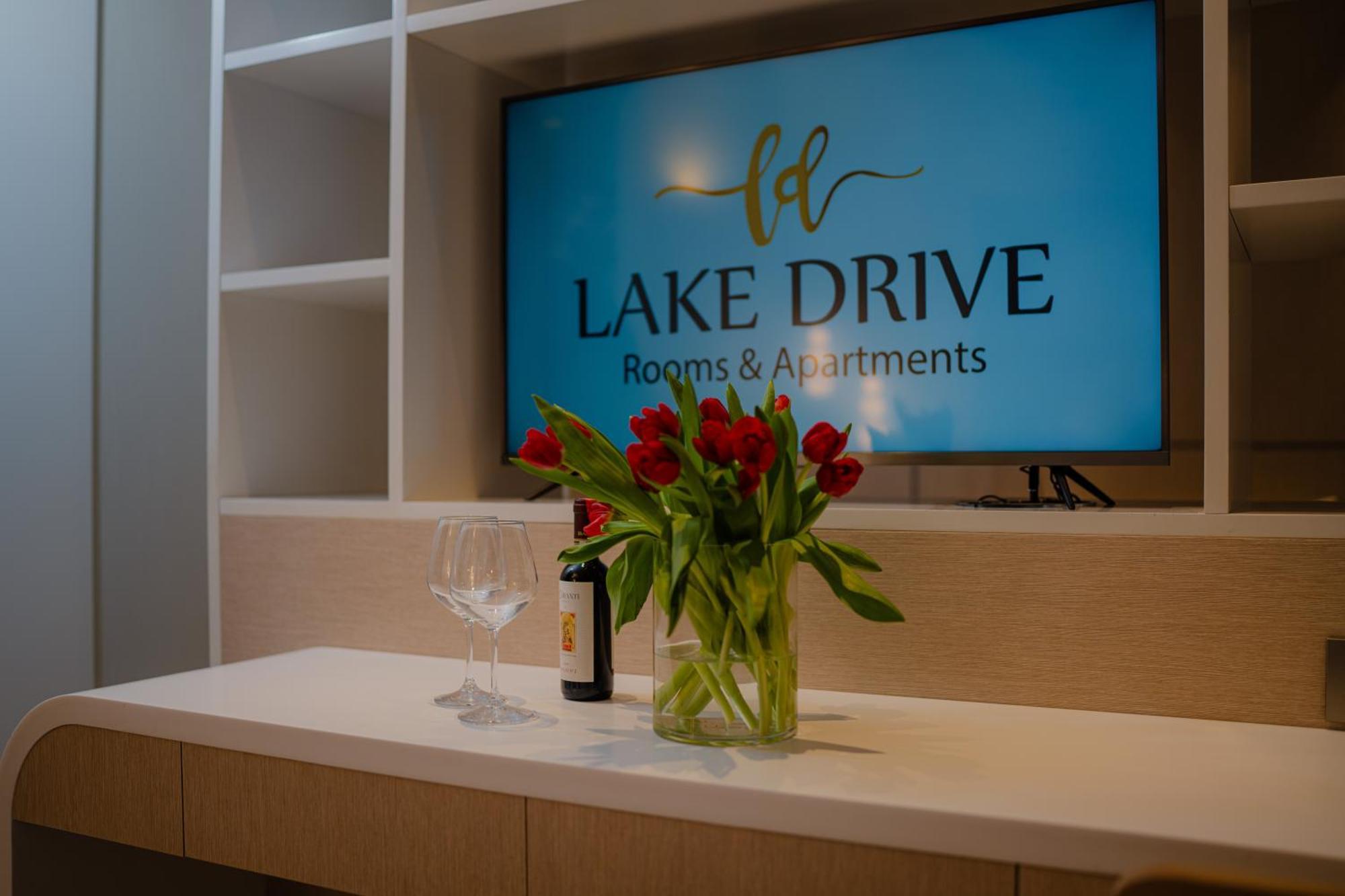 Lake Drive Rooms&Apartments Tirana Buitenkant foto