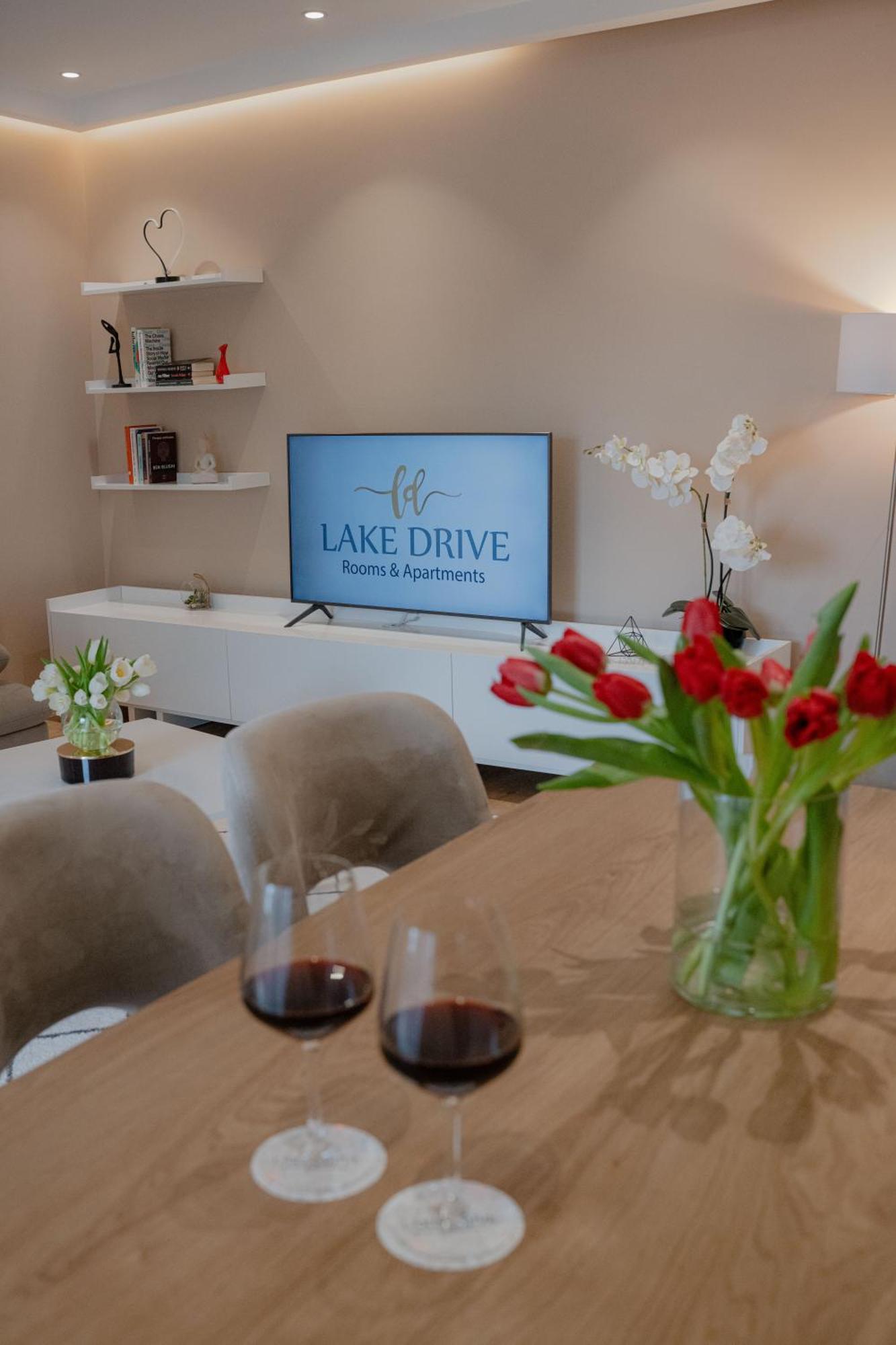 Lake Drive Rooms&Apartments Tirana Buitenkant foto