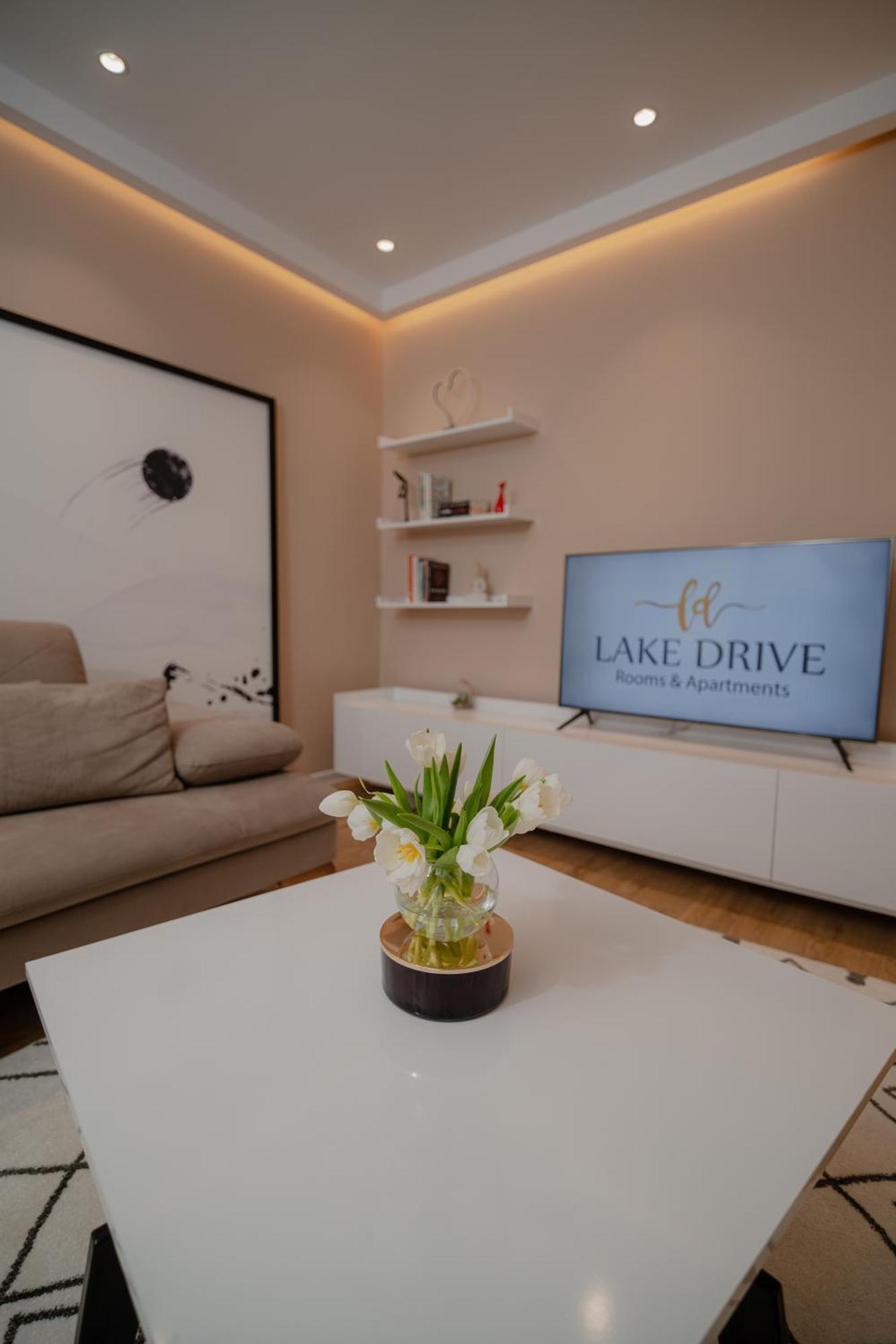 Lake Drive Rooms&Apartments Tirana Buitenkant foto